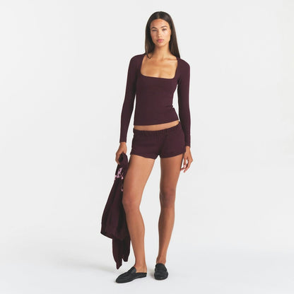 scoop neck long sleeve top