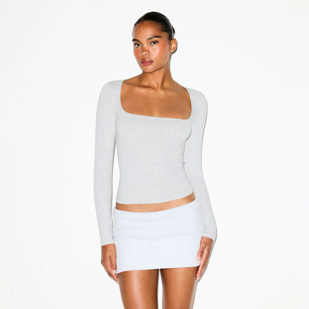 scoop neck long sleeve top